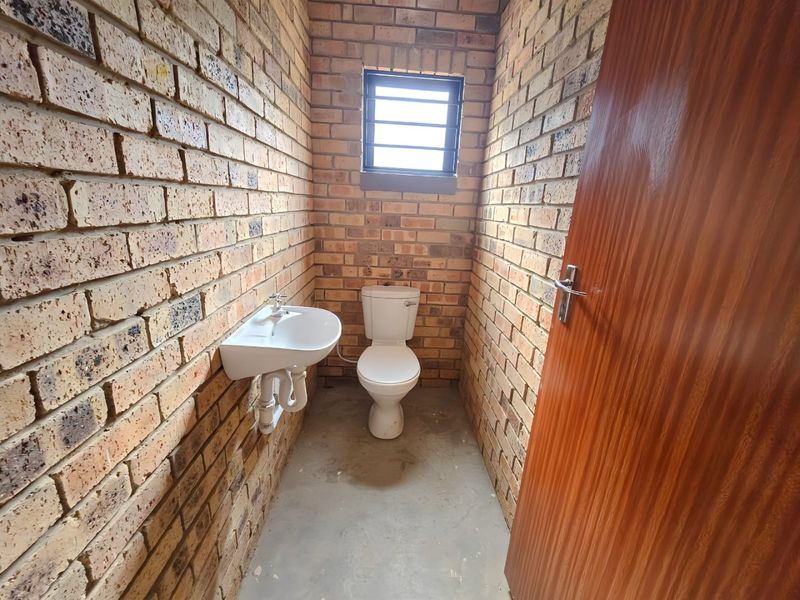 Warehouse To Let in Shakashead - Photo 7