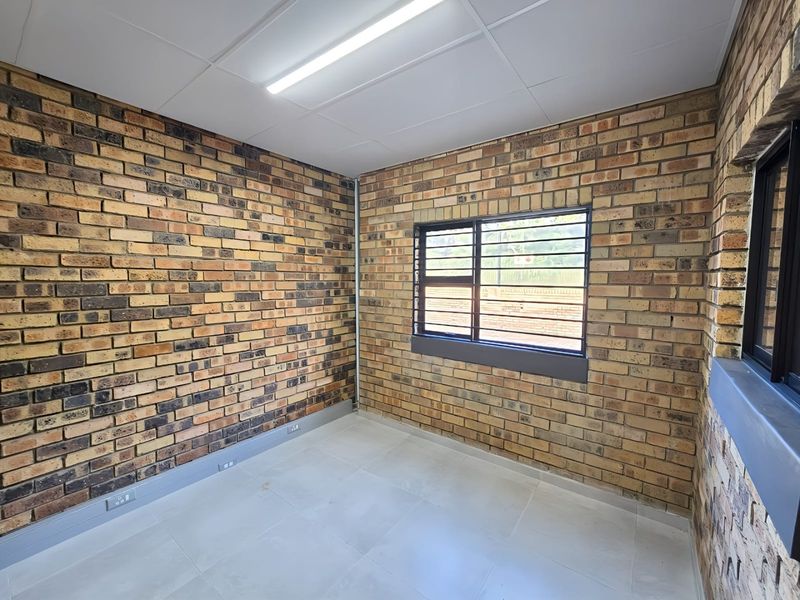 Warehouse To Let in Shakashead - Photo 5