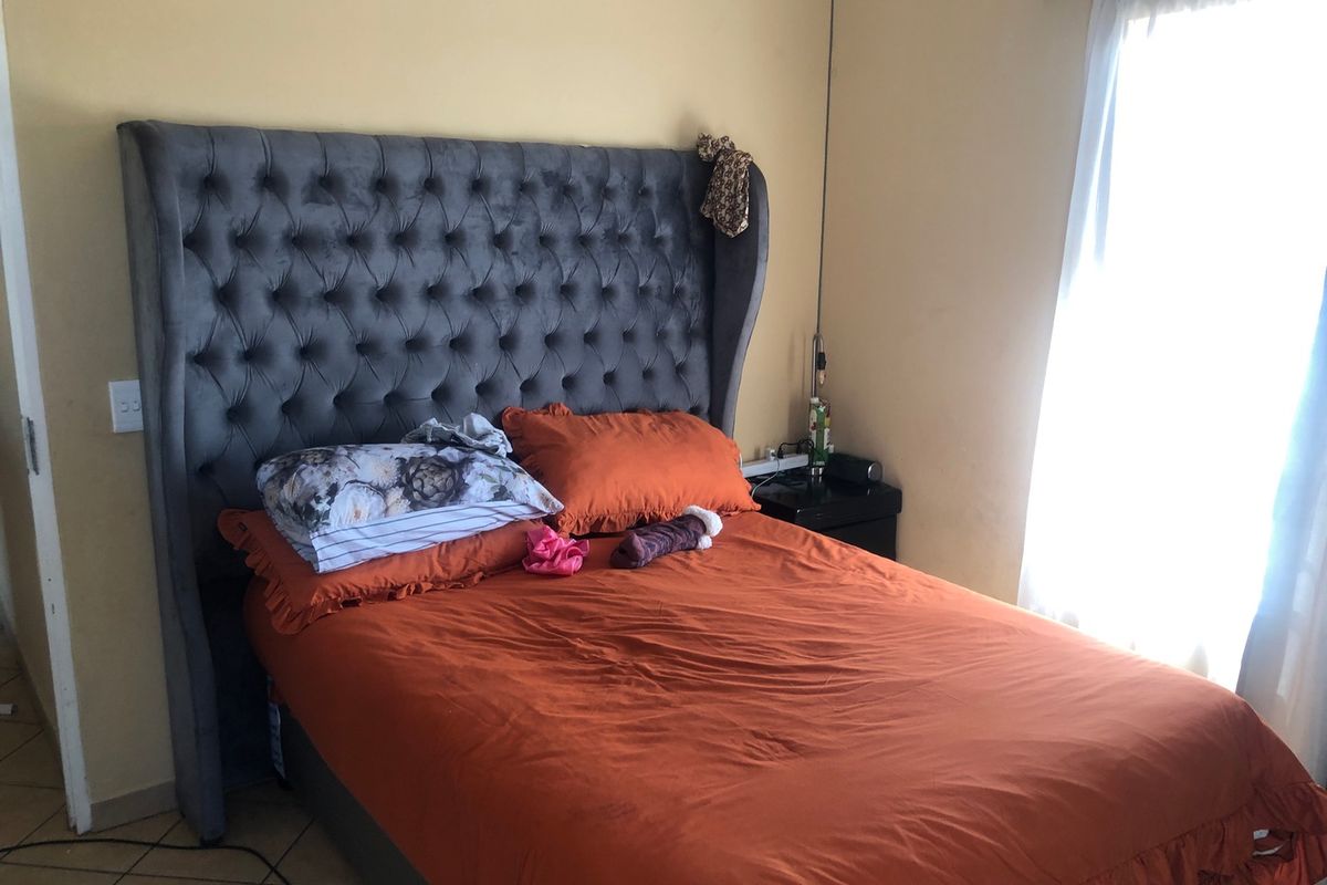 4 Bedroom House in Blue Hills Extension 32 for sale - Photo 2