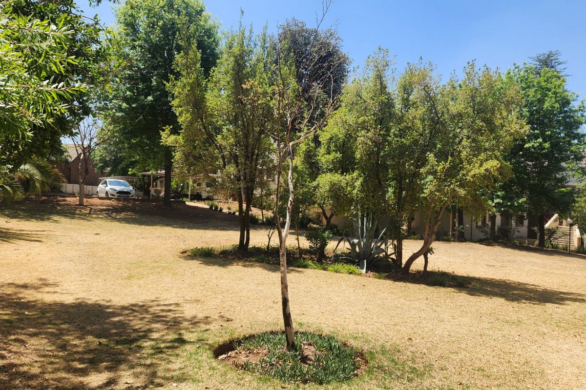 STUNNING GROUND FLOOR UNIT UP FOR GRABS - Photo 4