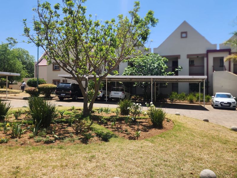 STUNNING GROUND FLOOR UNIT UP FOR GRABS - Photo 5