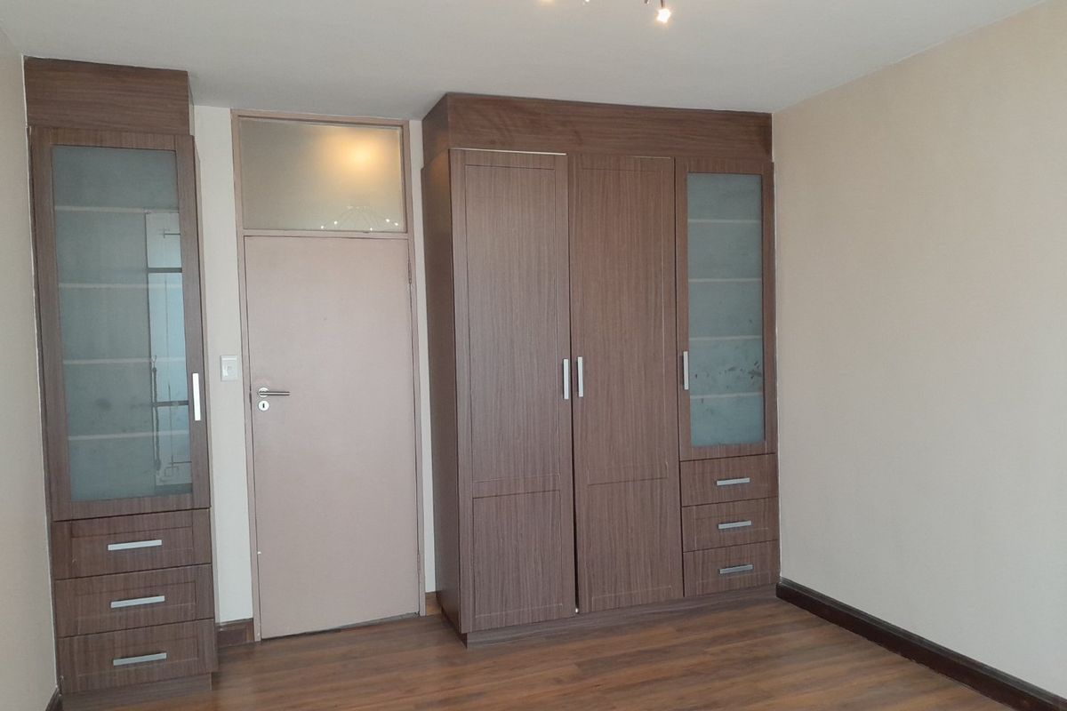 1.5 Bedroom Apartment For Sale in Bedford Gardens - Photo 3