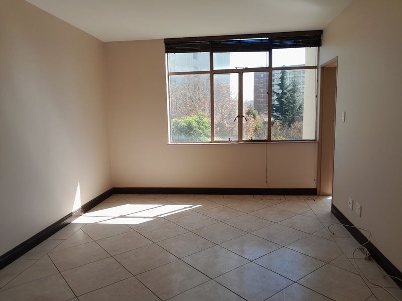 1.5 Bedroom Apartment For Sale in Bedford Gardens - Photo 7