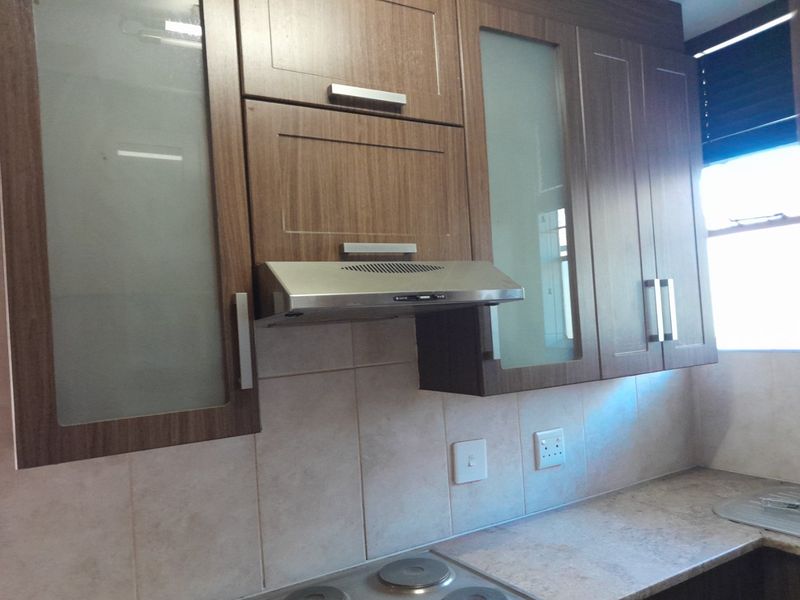 1.5 Bedroom Apartment For Sale in Bedford Gardens - Photo 4