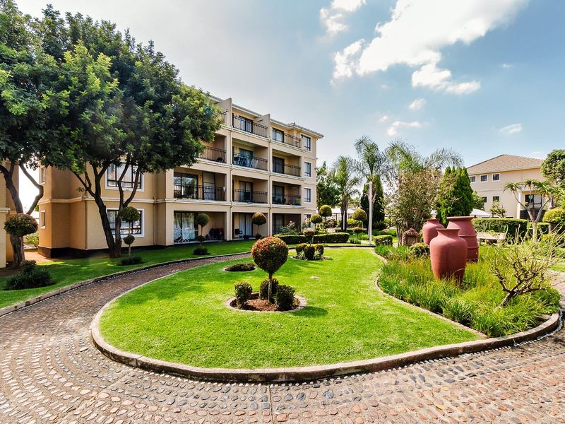 Charming 1 bedroom apartment in popular complex - Photo 9