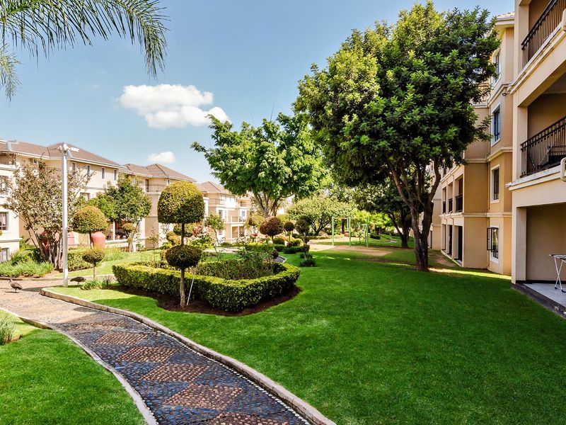 Charming 1 bedroom apartment in popular complex - Photo 7