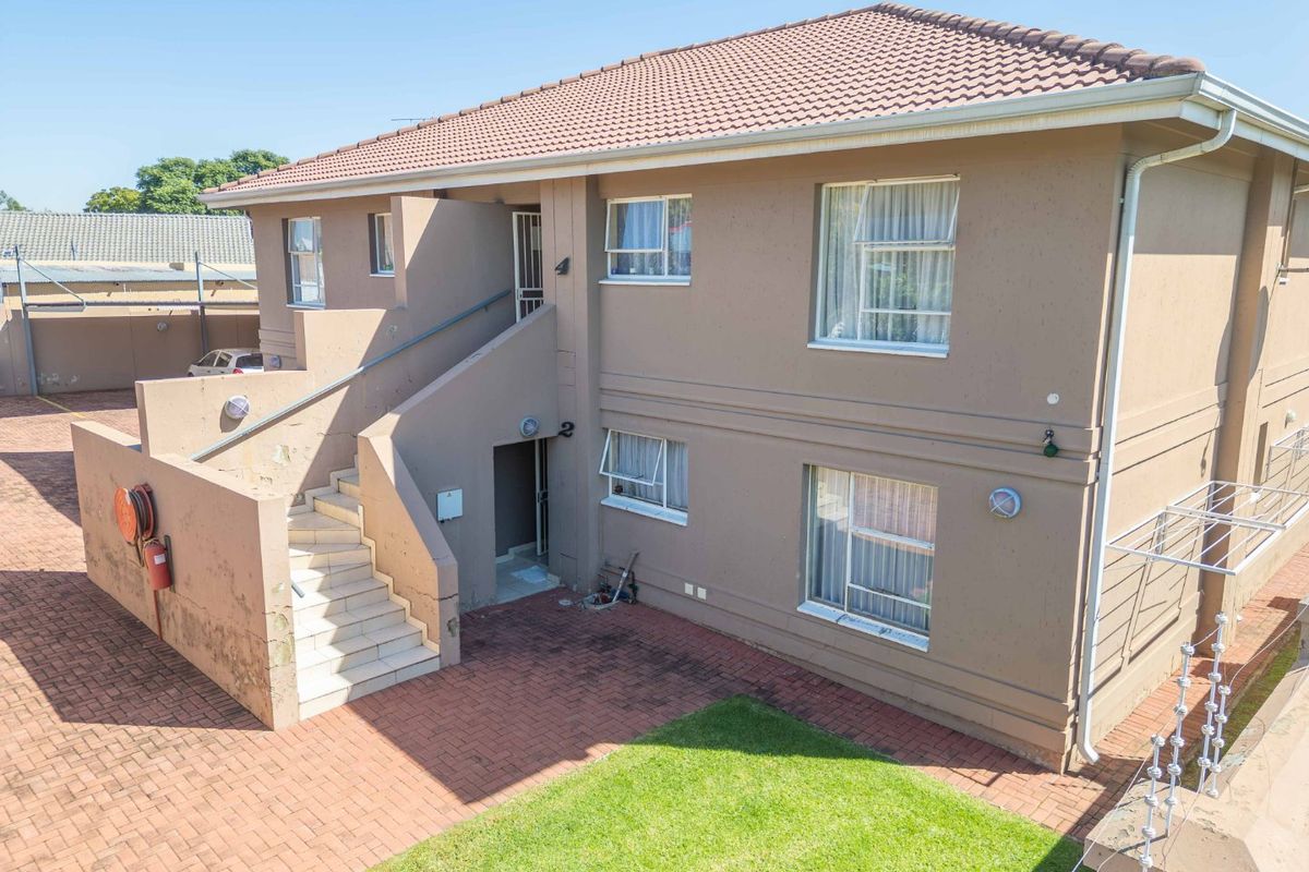 Four 2-Bedroom Townhouses for Sale! Exceptional Investment Opportunity in the Heart of Edenvale - Photo 4