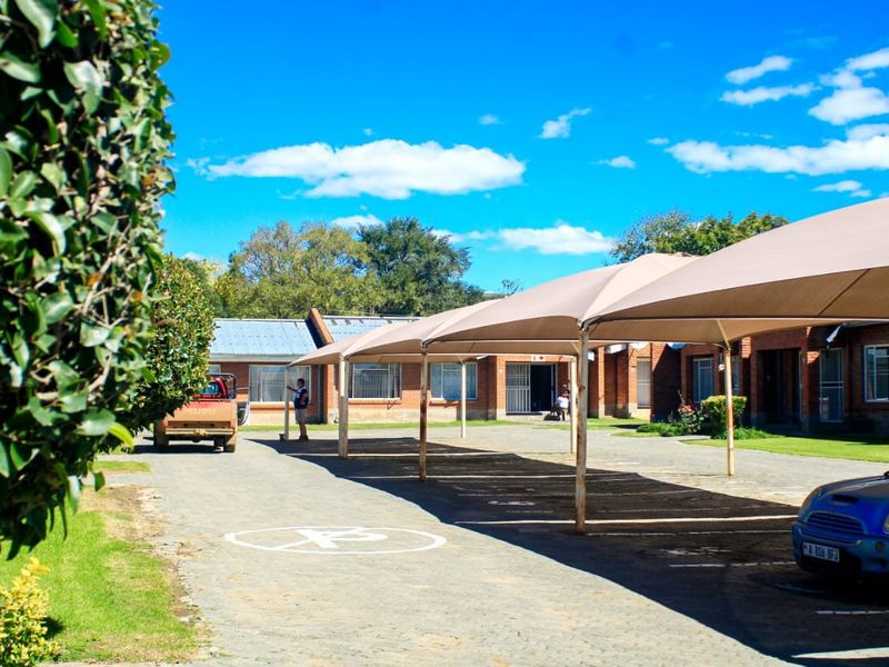 Lovely 2 bedroom Town house for sale.  Ideal for first time home-owners or starter-up families. - Photo 8