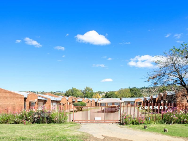 Lovely 2 bedroom Town house for sale.  Ideal for first time home-owners or starter-up families. - Photo 3