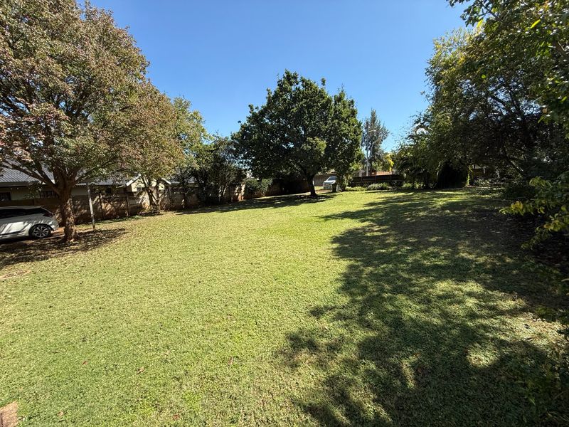 Family Home with Loaded Potential!  - Photo 2