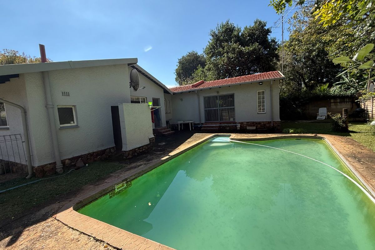 Family Home with Loaded Potential!  - Photo 3