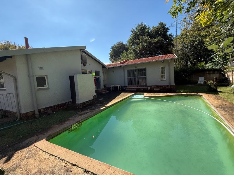 Family Home with Loaded Potential!  - Photo 3