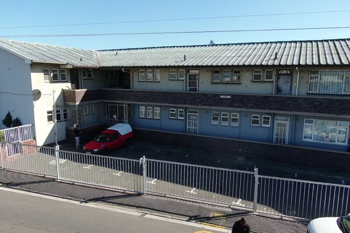 2 Bedroom flat for sale in Goodwood - Photo 2