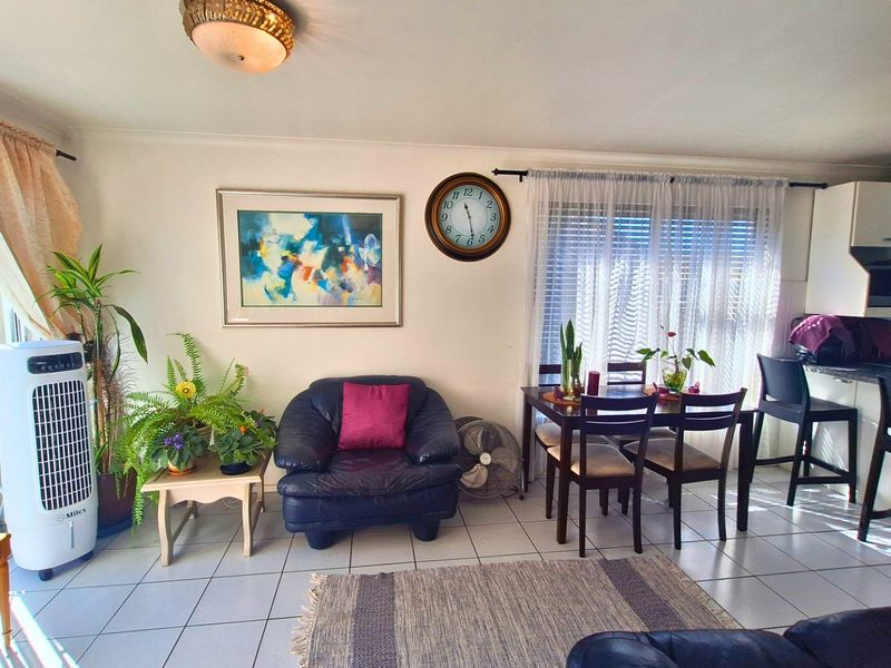 Light-Filled 2-Bedroom Freestanding Corner Home in Viking Close – Secure, Pet-Friendly Living with Great Outdoor Space - Photo 10