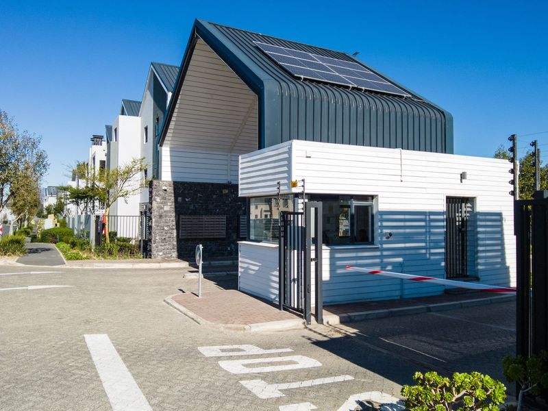 Modern 1st Floor 2-Bedroom , 2 Bathroom Apartment in Hazelwood – Prime Location & Great Investment Opportunity! - Photo 2