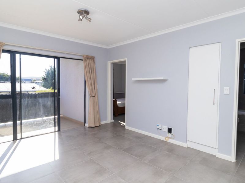 Modern 1st Floor 2-Bedroom , 2 Bathroom Apartment in Hazelwood – Prime Location & Great Investment Opportunity! - Photo 10