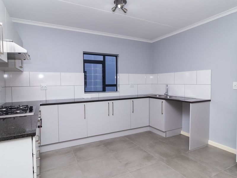 Modern 1st Floor 2-Bedroom , 2 Bathroom Apartment in Hazelwood – Prime Location & Great Investment Opportunity! - Photo 6