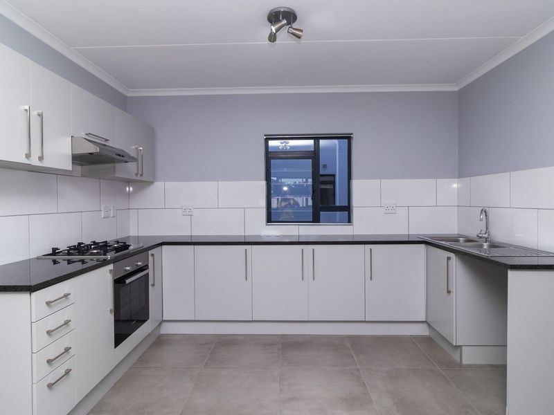 Modern 1st Floor 2-Bedroom , 2 Bathroom Apartment in Hazelwood – Prime Location & Great Investment Opportunity! - Photo 5