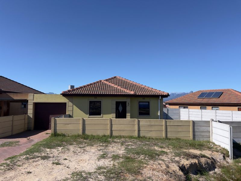 THREE BEDROOM TWO BATHROOM PROPERTY FOR SALE - Photo 2