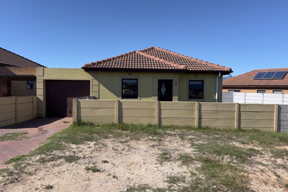 THREE BEDROOM TWO BATHROOM PROPERTY FOR SALE - Photo 3