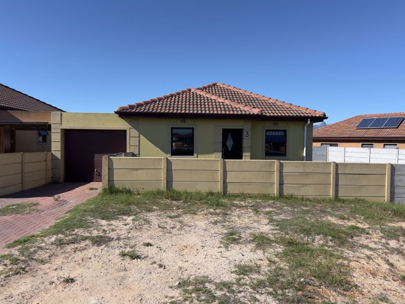 THREE BEDROOM TWO BATHROOM PROPERTY FOR SALE - Photo 3