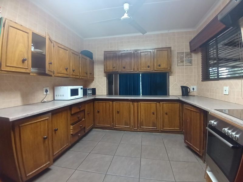 Charming Family Home with Bonus Flatlet in Lourenspark, Orkney - Photo 7