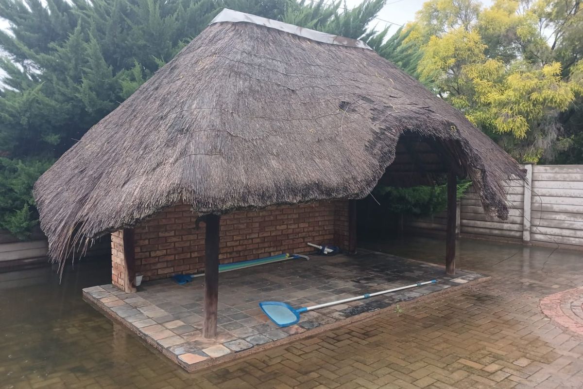 Charming Family Home with Bonus Flatlet in Lourenspark, Orkney - Photo 4