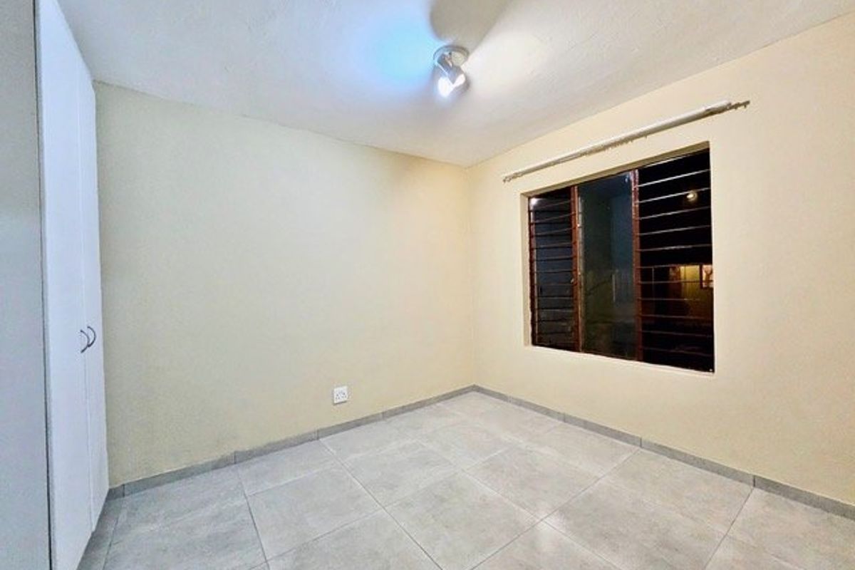 Calling all prospective buyers with a budget ranging from R 420 000.00 to R 425 000.00. An exceptional opportunity awaits you in this vibrant community of Esther Park. - Photo 5