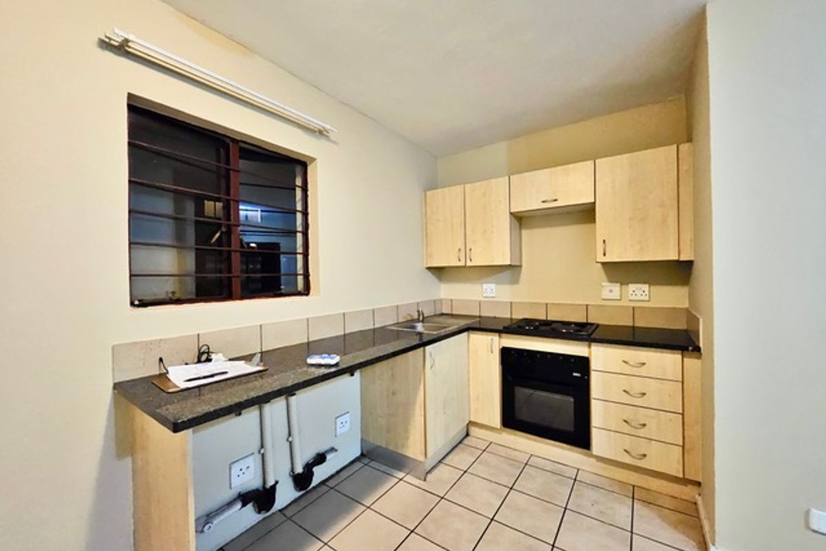 Calling all prospective buyers with a budget ranging from R 420 000.00 to R 425 000.00. An exceptional opportunity awaits you in this vibrant community of Esther Park. - Photo 2