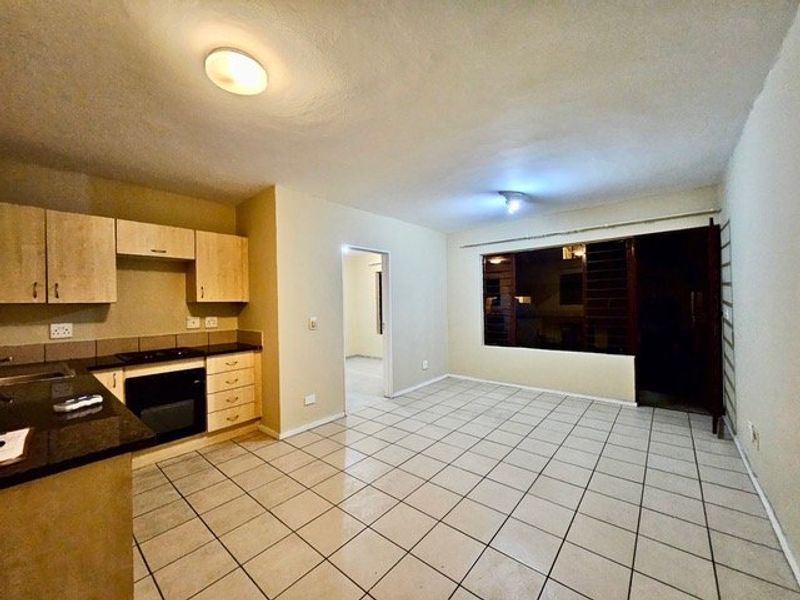 Calling all prospective buyers with a budget ranging from R 420 000.00 to R 425 000.00. An exceptional opportunity awaits you in this vibrant community of Esther Park. - Photo 3