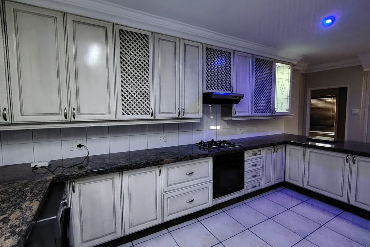 Modern Family Home with Entertainment Features - Photo 2