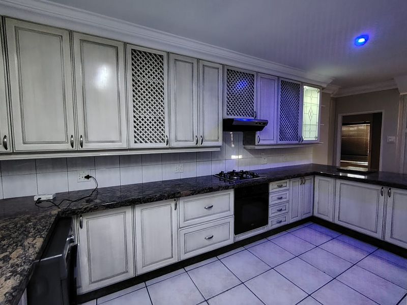 Modern Family Home with Entertainment Features - Photo 2