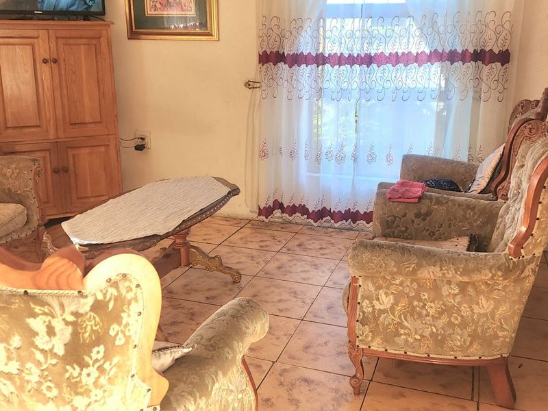 3 Bedroom home for sale in - Photo 8