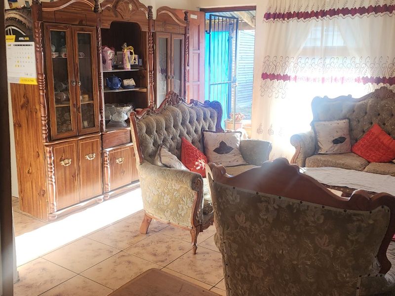 3 Bedroom home for sale in - Photo 6