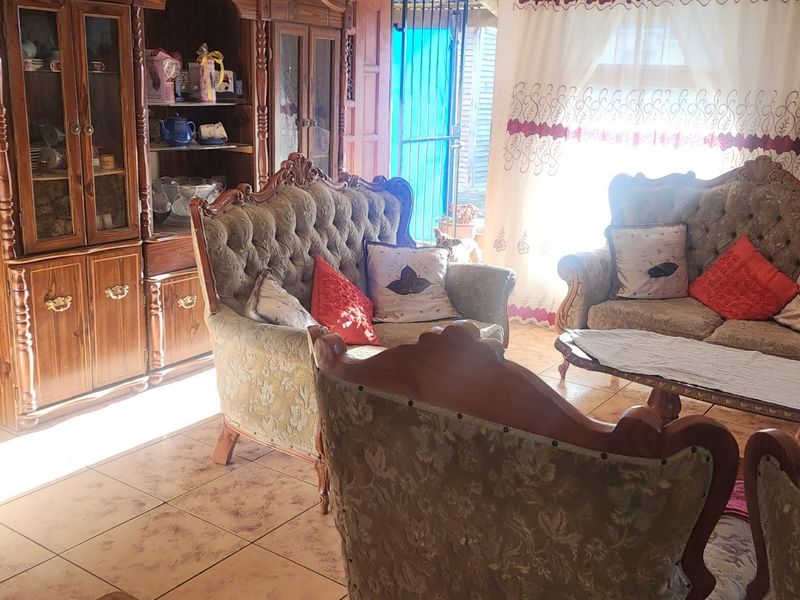 3 Bedroom home for sale in - Photo 4