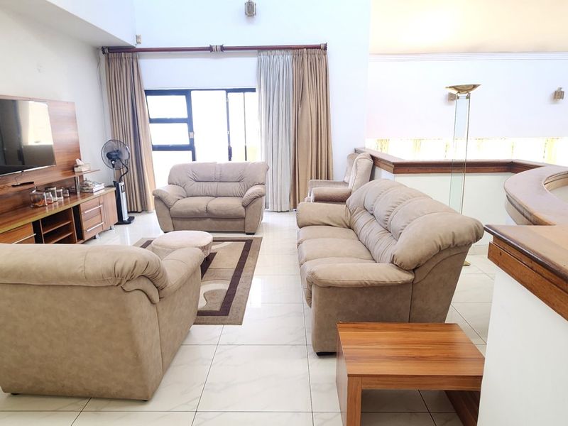 Stunning House for Sale in a secure street in Laudium - Photo 8