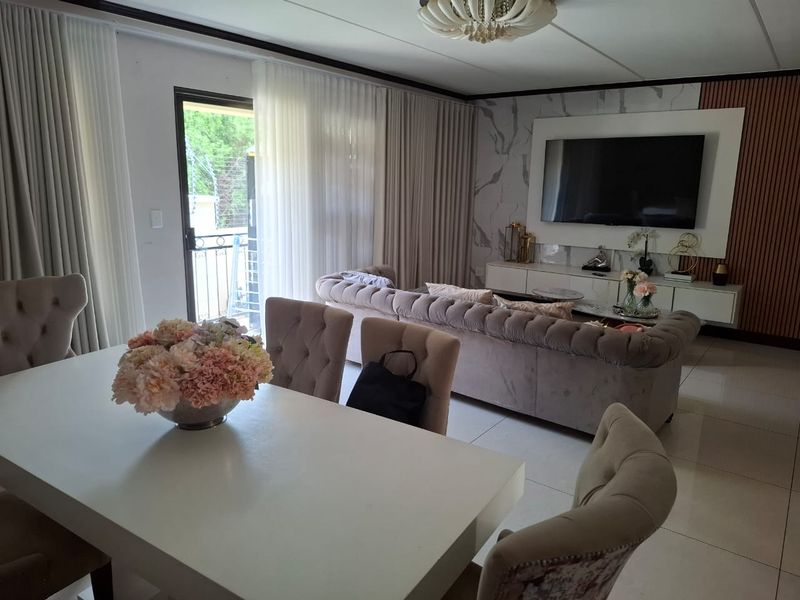 Stylish 3-Bedroom Duplex Style Townhouse for Sale in Villa Baroque – Carlswald, Midrand - Photo 3