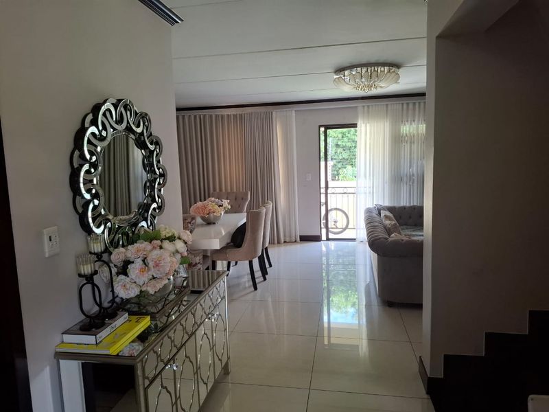 Stylish 3-Bedroom Duplex Style Townhouse for Sale in Villa Baroque – Carlswald, Midrand - Photo 8