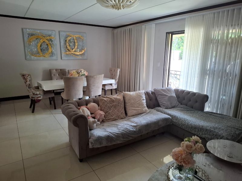 Stylish 3-Bedroom Duplex Style Townhouse for Sale in Villa Baroque – Carlswald, Midrand - Photo 6