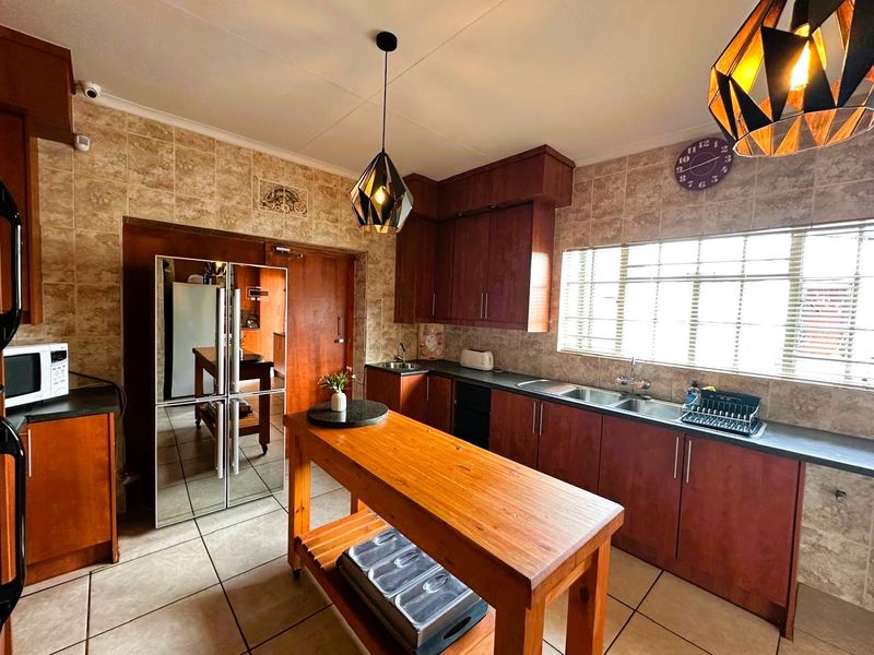 Unlock the Ultimate Live-In Investment Dream! - Photo 7