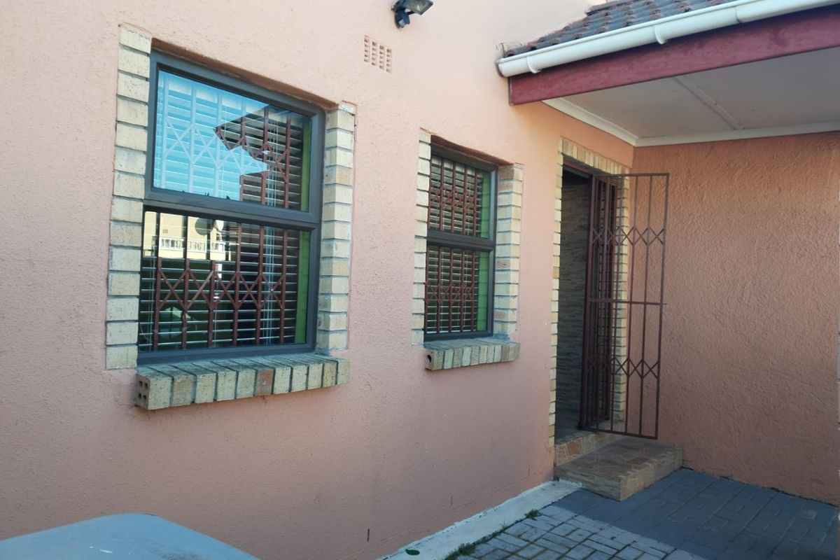 3 Bedroom house for sale Highbury Park - Photo 4