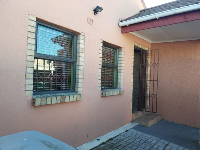 3 Bedroom house for sale Highbury Park - Photo 4