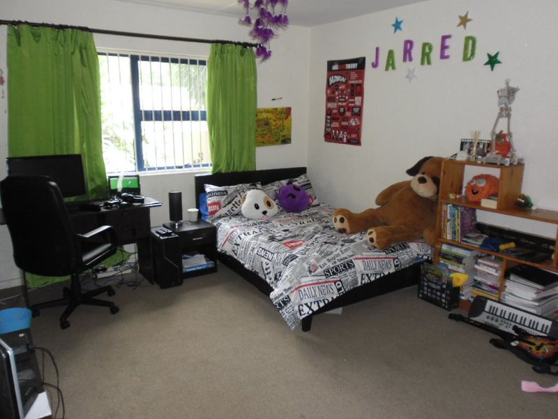 Spacious 2-bed, 2 bath, double garage Aprarment New Brighton, Parkmore - Photo 7