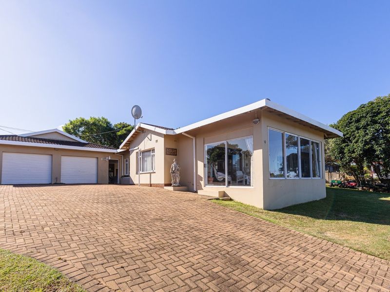 Beautiful Family Home With Sea Views – Incredible Value! - Photo 2