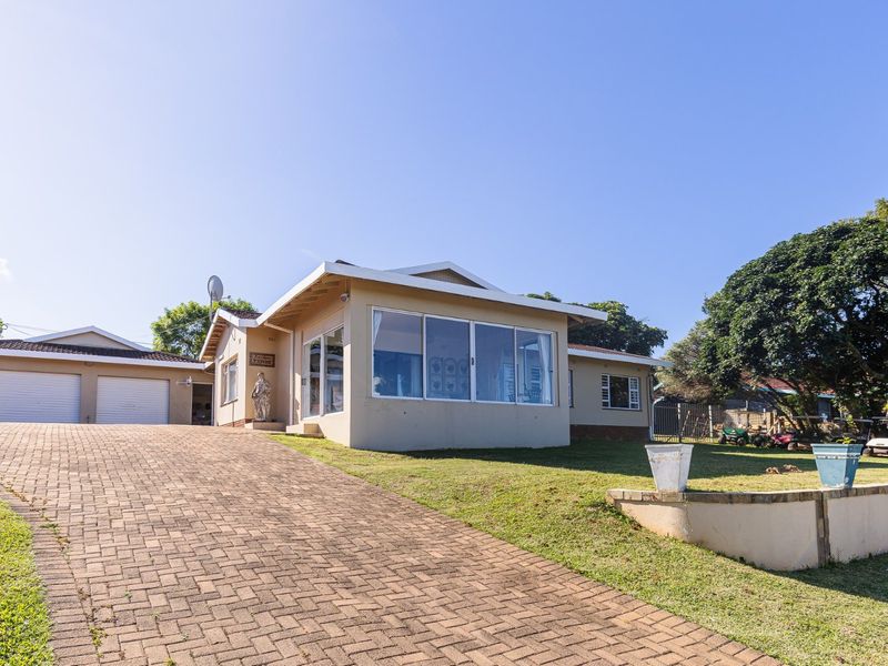 Beautiful Family Home With Sea Views – Incredible Value! - Photo 1