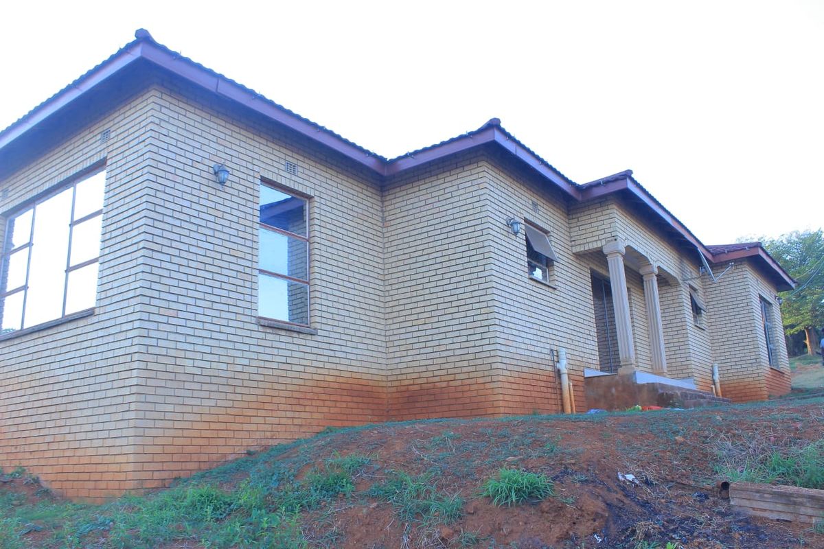 4  Bedroom  house  for Sale in  Thohoyandou E - Photo 3