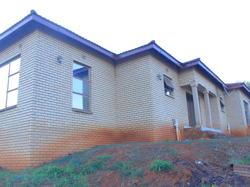 4  Bedroom  house  for Sale in  Thohoyandou E - Photo 3