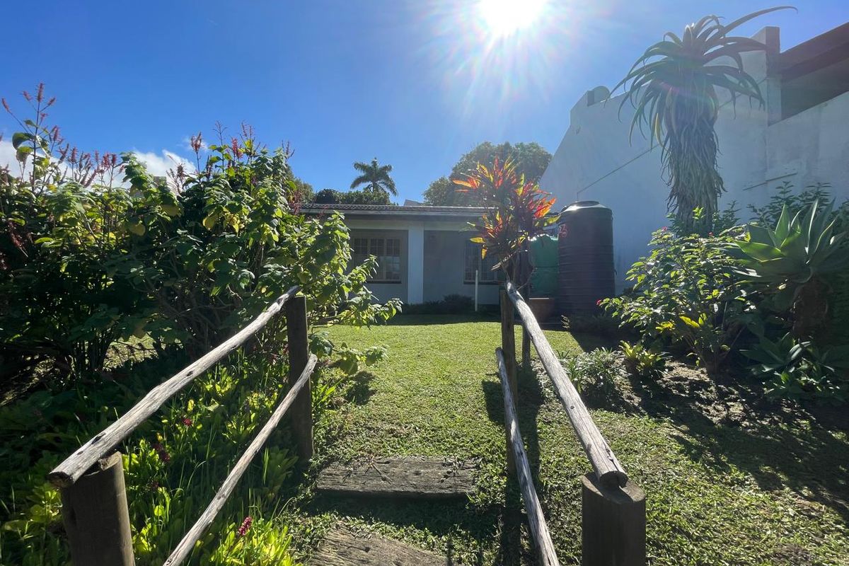 Stunning 3-Bedroom Townhouse For Sale - Photo 2