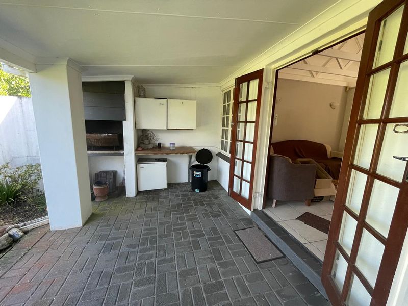 Stunning 3-Bedroom Townhouse For Sale - Photo 10