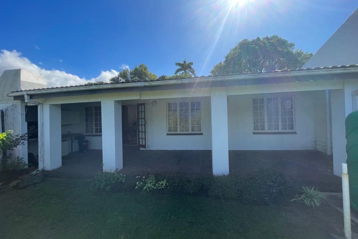 Stunning 3-Bedroom Townhouse For Sale - Photo 3